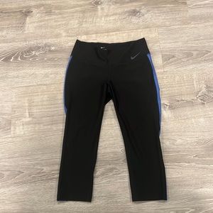 Women’s Nike Dri Fit Cropped Leggings Size Small